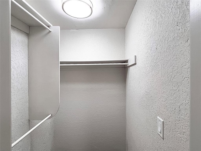 12517 SW 2nd St, Yukon, OK 73099 - view of walk in closet