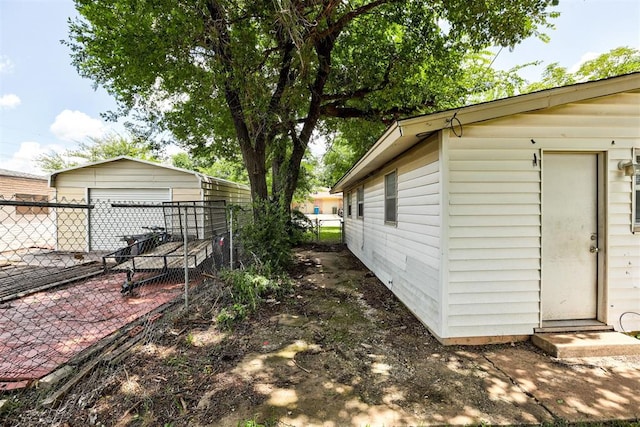 4025 Parkwoods Ln, Midwest City, OK 73110 - view of yard with an outbuilding