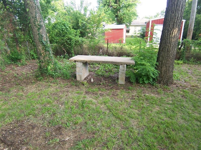 419 W Pulaski St, Shawnee, OK 74804 - view of yard featuring an outdoor structure