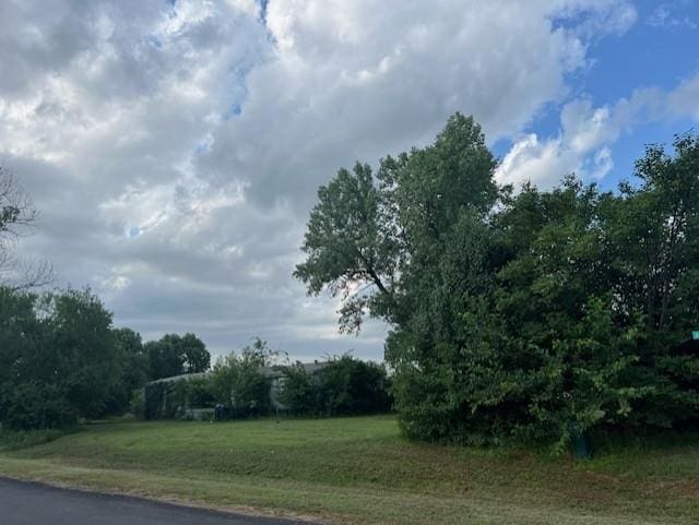 2800 Durango Cir, Yukon, OK 73099 - view of asphalt street