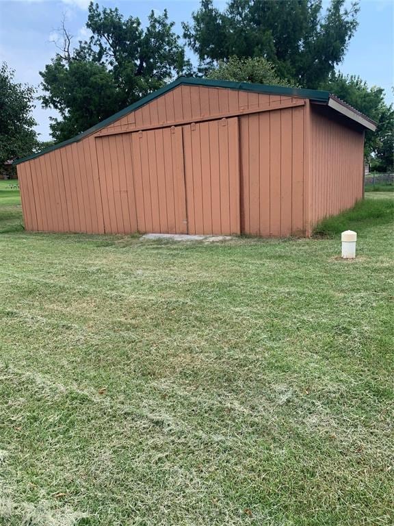 123 N Payne St, Fort Cobb, OK 73038 - view of pole building with a lawn