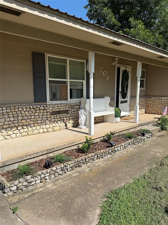 701 Kelvin St, Ringling, OK 73456 - photo 2