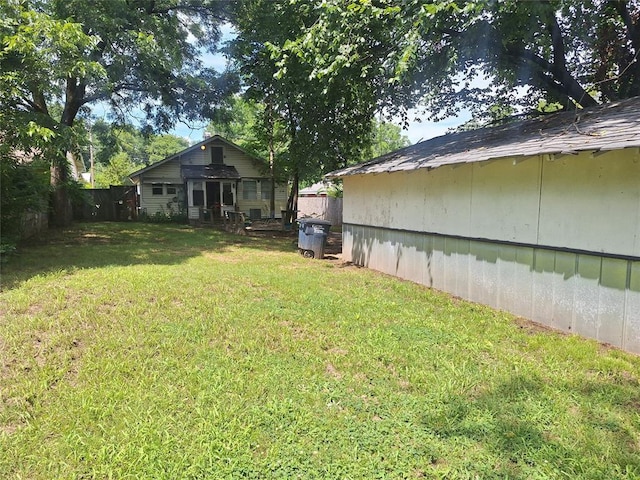 25 E Severn St, Shawnee, OK 74801 - view of yard