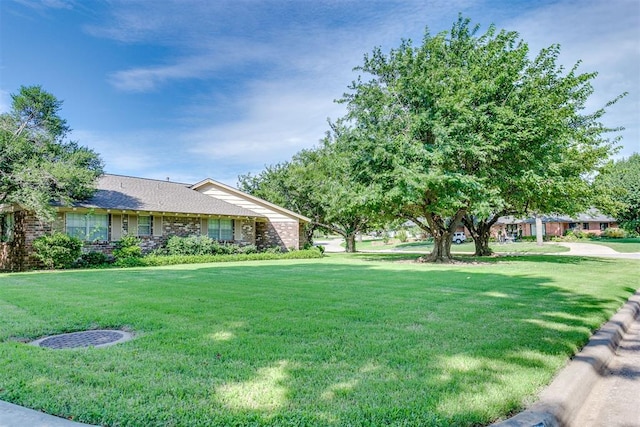 2532 Lancaster Ln, Oklahoma City, OK 73116 - view of green lawn