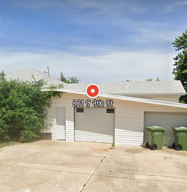 621 S 9th St, Yukon, OK 73099 - view of garage