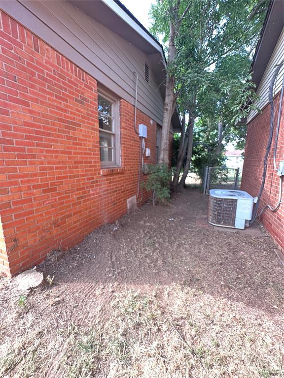 1017 E Loyadell St, Altus, OK 73521 - photo 12