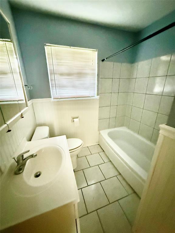 621 SW 2nd St, Moore, OK 73160 - photo 10
