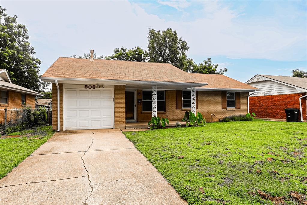 808 N Markwell Ave, Moore, OK 73160 - photo 1
