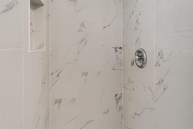 6609 SE 15th St, Oklahoma City, OK 73110 - bathroom view of tiled shower