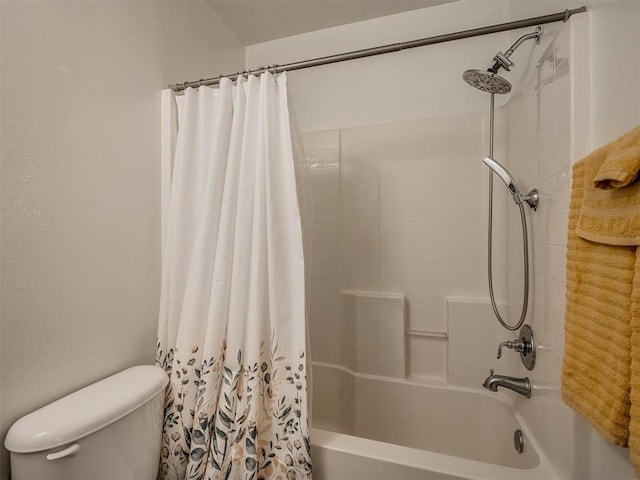 623 SW 37th St, Moore, OK 73160 - bathroom featuring shower / tub combo with curtain and toilet