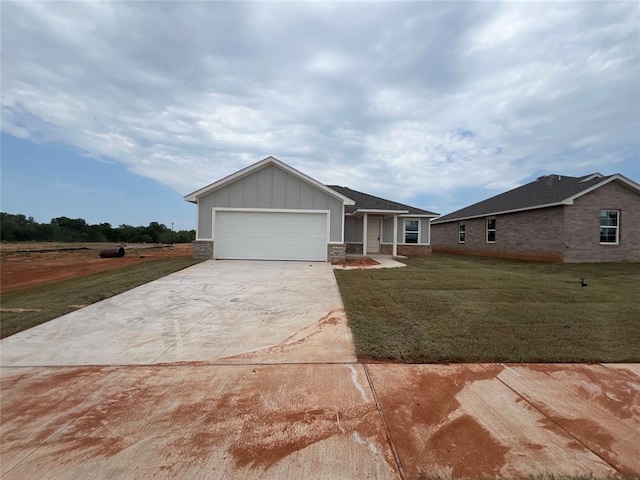2325 S 28th Ter, Chickasha, OK 73018 - photo 1