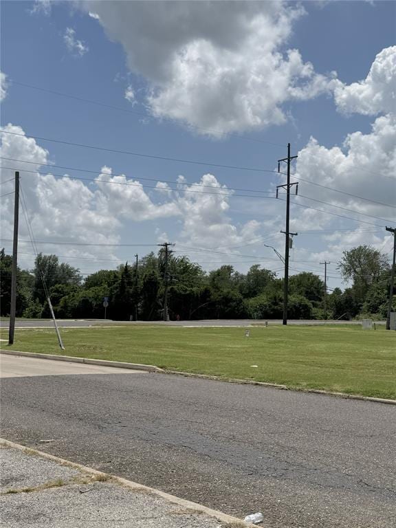 9187 NE 10th St, Midwest City, OK 73110 - photo 1
