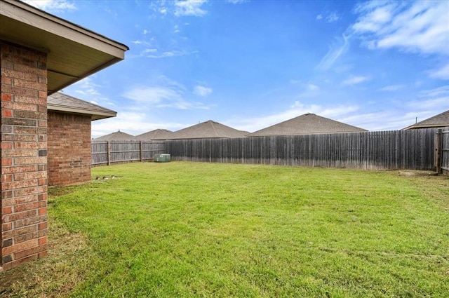 1109 Chestnut Creek Dr, Yukon, OK 73099 - view of fenced backyard