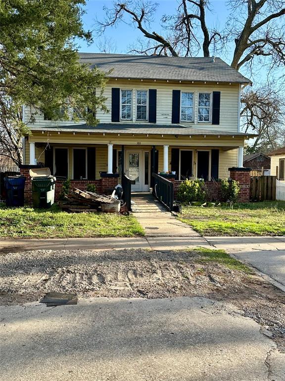 1811 W Dakota Ave, Chickasha, OK 73018 - photo 1