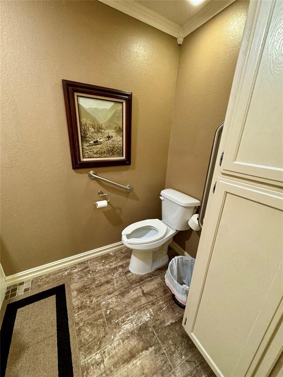 2000 W Bdwy St, Okemah, OK 74859 - photo 23