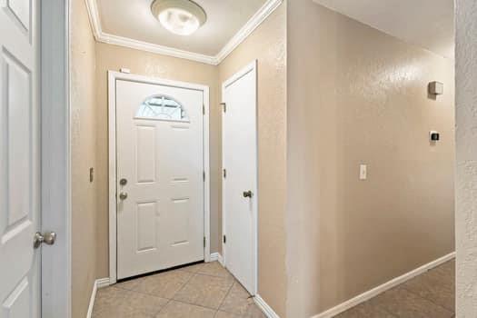 12304 Southgate Dr, Yukon, OK 73099 - photo 4