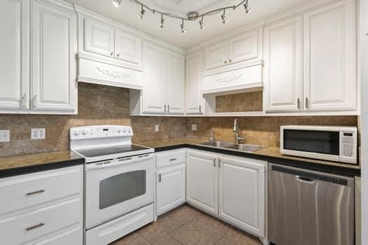 12304 Southgate Dr, Yukon, OK 73099 - photo 7
