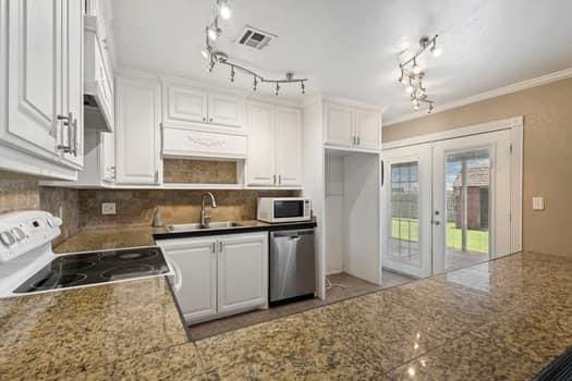 12304 Southgate Dr, Yukon, OK 73099 - photo 8