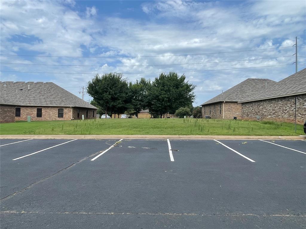 781 N Santa Fe Ave, Edmond, OK 73013 - photo 1