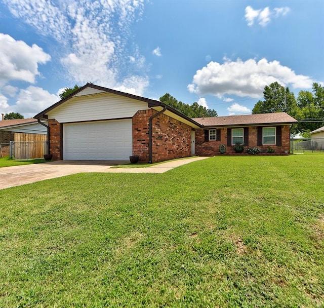 3125 Glenwood Dr, Chickasha, OK 73018 - photo 1