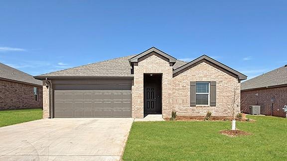 2512 Kathleens Xing, Yukon, OK 73099 - photo 1