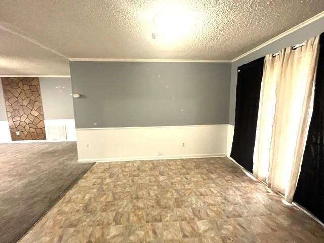 1034 Jasmine Ln, Midwest City, OK 73110 - photo 3