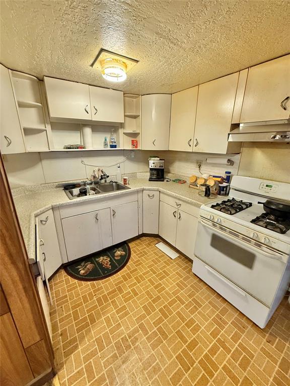 508 Slocum Ave, Lone Wolf, OK 73655 - photo 9