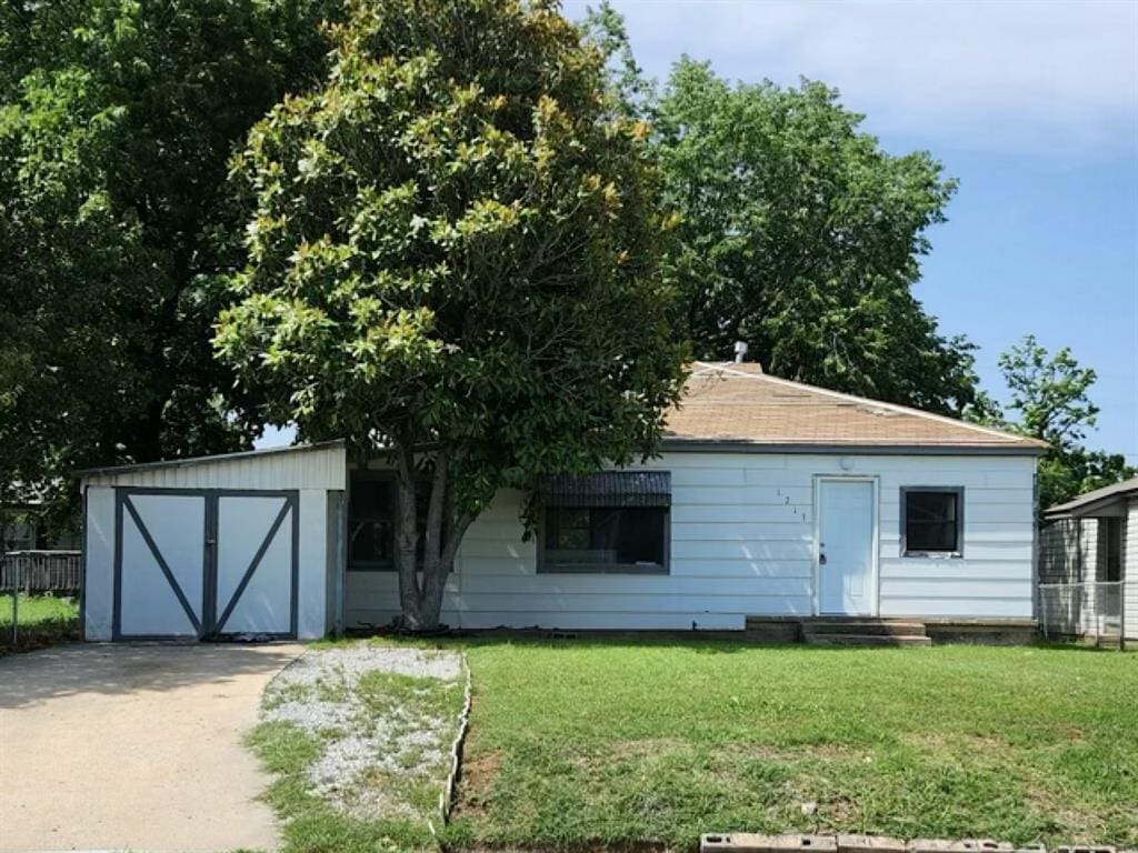 1213 SW F Ave, Lawton, OK 73501 - photo 1