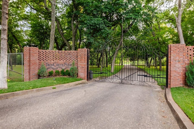 2701 Twin Creek Dr, Oklahoma City, OK 73113 - photo 2