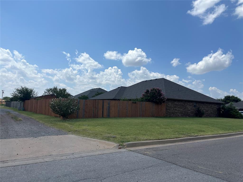 1804 White Tail Cir, Altus, OK 73521 - photo 4