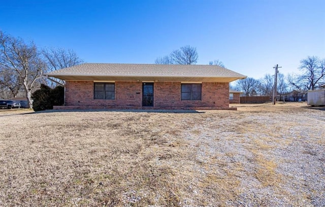 314 N Clarady St, Wanette, OK 74878 - photo 1