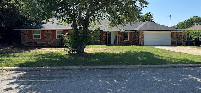 112 Mockingbird Ln, Chickasha, OK 73018 - photo 1
