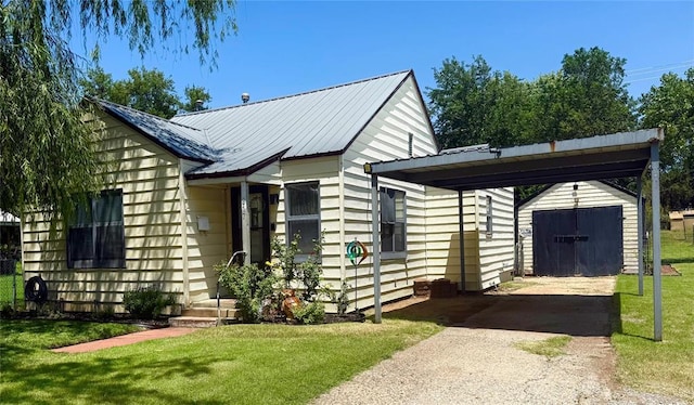 817 W B Ave, Elk City, OK 73644 - photo 1