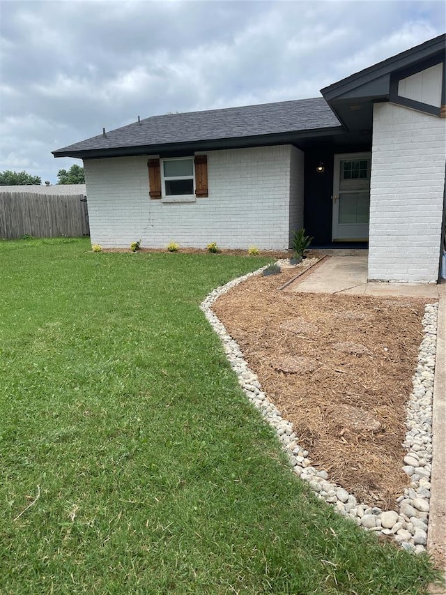 635 W Hillcrest Dr, Mustang, OK 73064 - photo 2