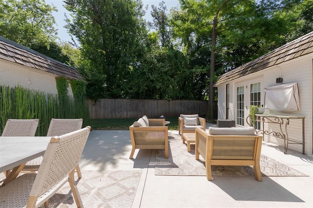 10904 Redbud Ln, Oklahoma City, OK 73120 - photo 2