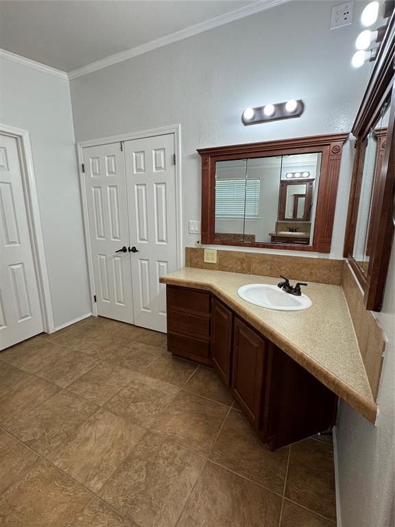 12136 Woodland Hills Dr, Oklahoma City, OK 73131 - photo 19