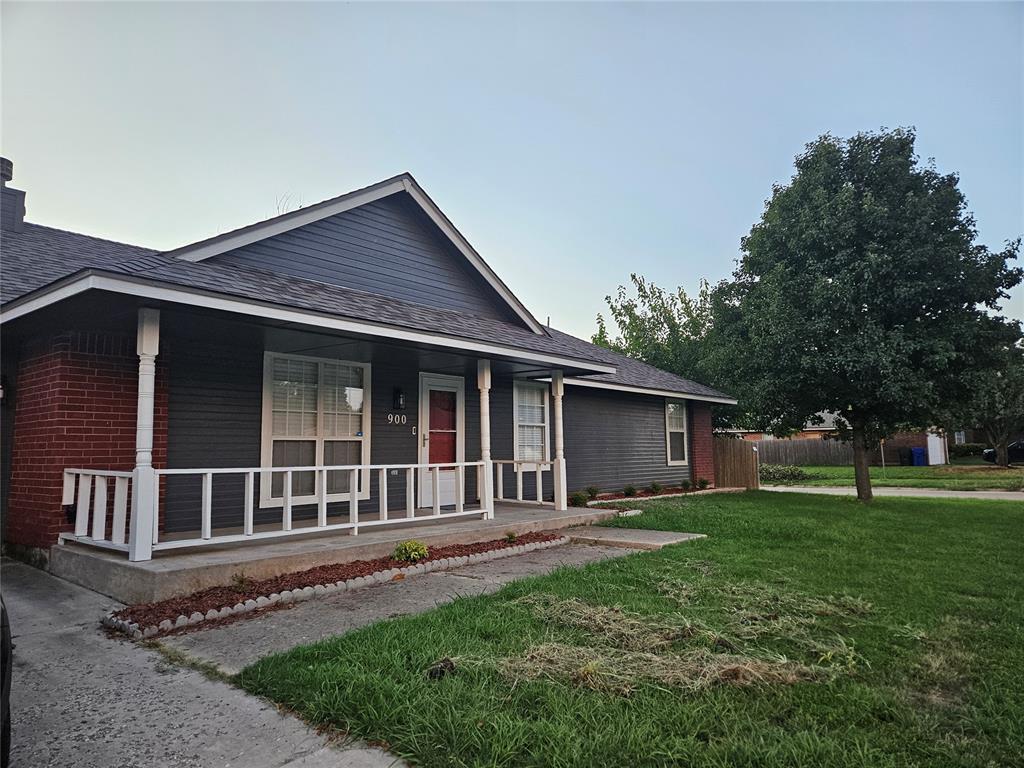 900 Peppertree Pl, Norman, OK 73071 - photo 1