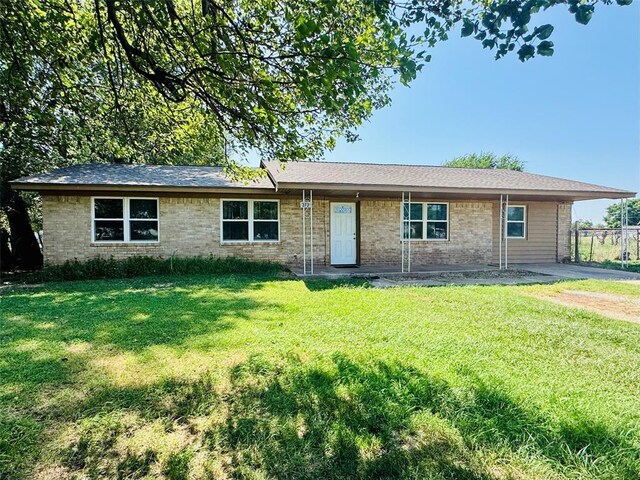373 Center Ave, Chickasha, OK 73018 - photo 1