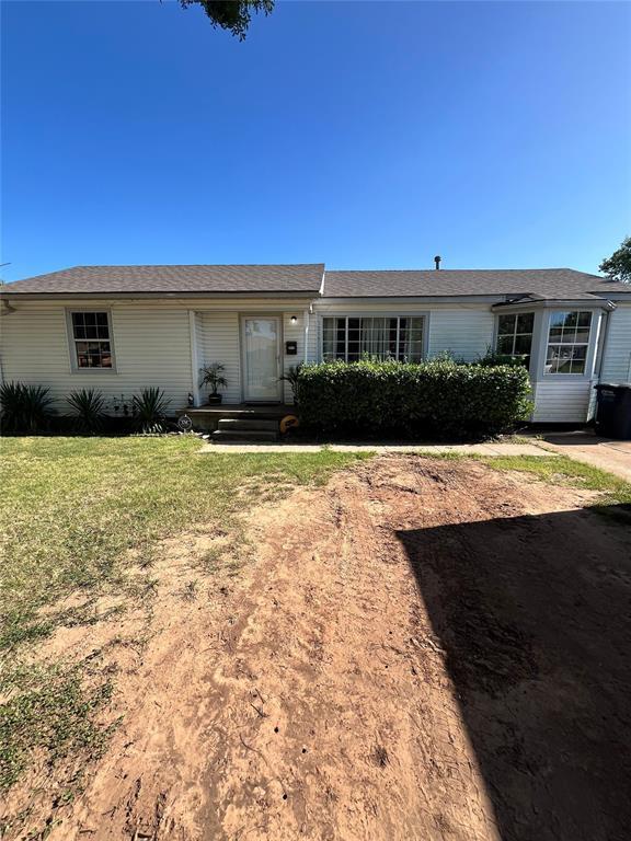 1219 Sherry Ln, Shawnee, OK 74801 - photo 1