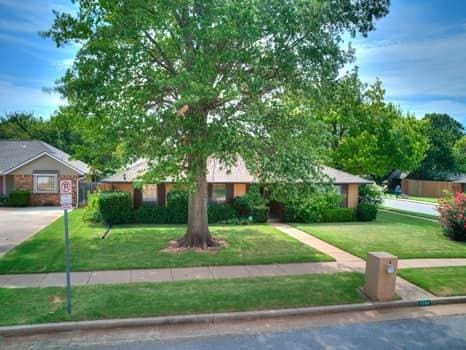1704 Magnolia Ln, Edmond, OK 73013 - photo 3