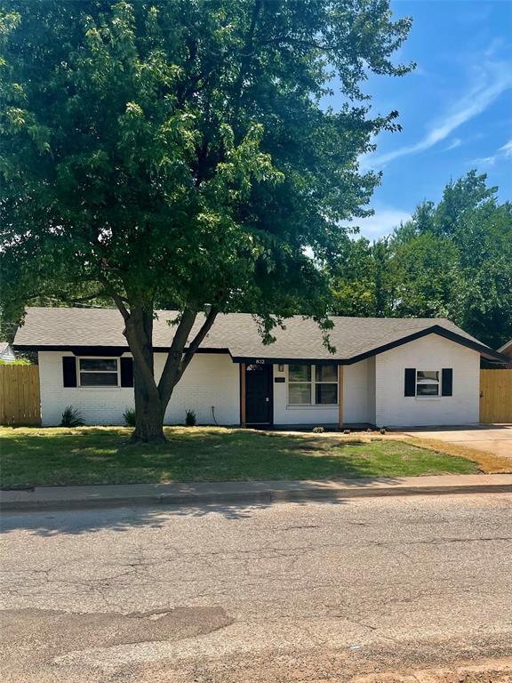 832 NW 23rd St, Moore, OK 73160 - photo 1