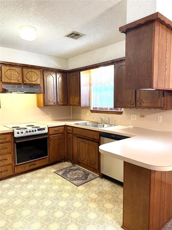 2502 S 19th St, Chickasha, OK 73018 - photo 10