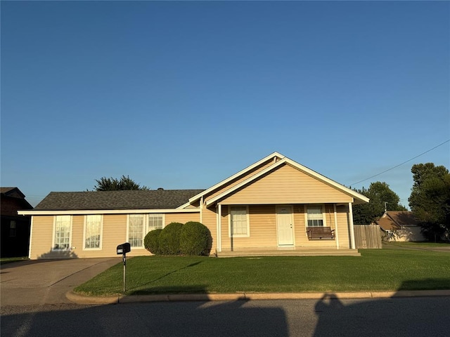 529 S Marion Ave, Hinton, OK 73047 - photo 1