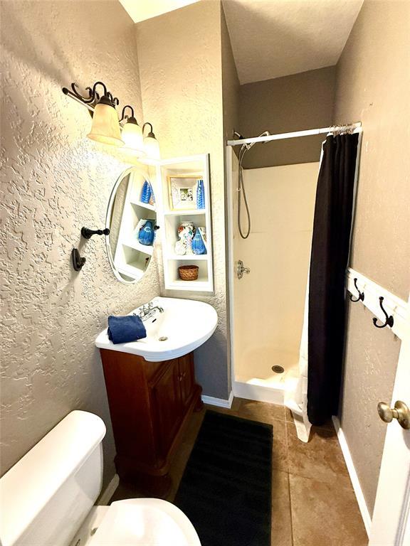529 S Marion Ave, Hinton, OK 73047 - photo 13