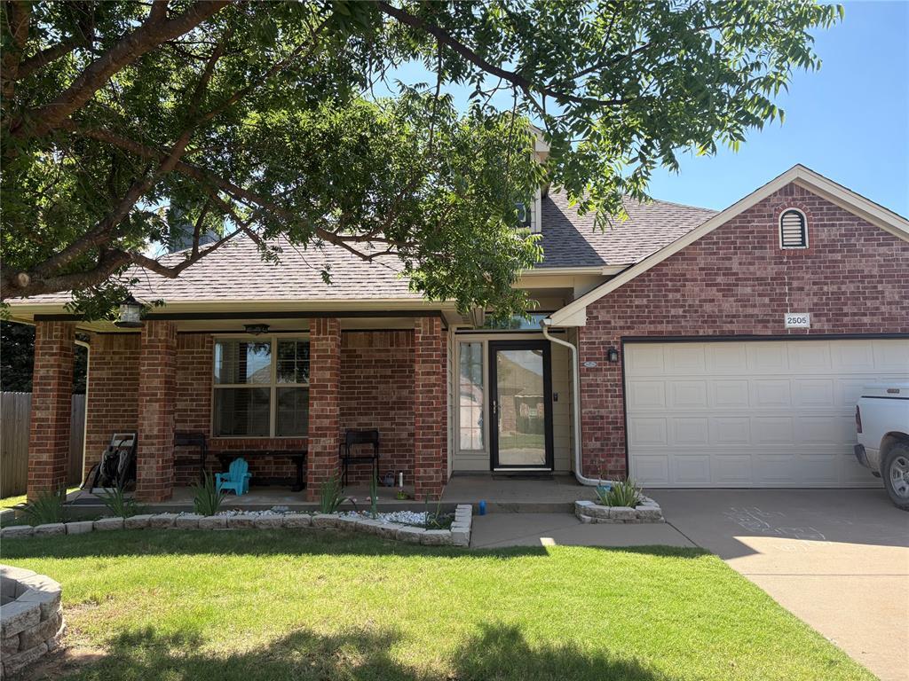 2505 Chadsford Ln, Yukon, OK 73099 - photo 1
