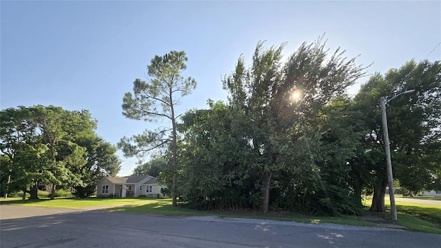 103 SW 4th St, Minco, OK 73059 - photo 2