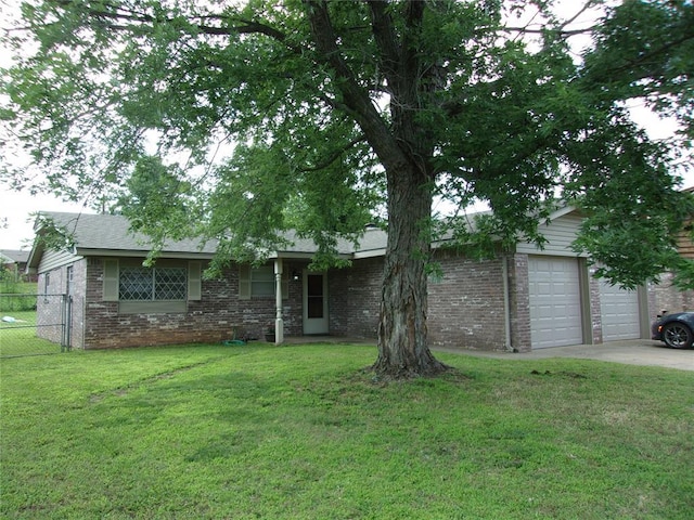 113 Hardesty Dr, Shawnee, OK 74804 - photo 1