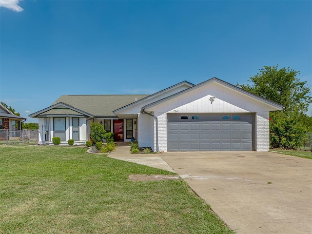 704 S Timberridge Dr, Cushing, OK 74023 - photo 1