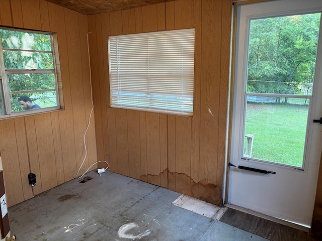 123 Hedstrom Dr, Dothan, AL 36301 - empty room featuring wood walls