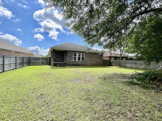 114 Brattleboro Ct, Dothan, AL 36301 - rear view of property with brick siding